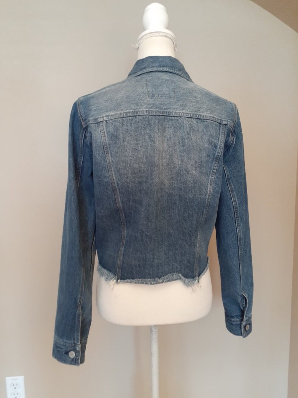 Rails Cropped Denim Jacket - Picture 2 of 15